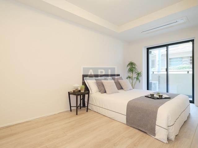  |  Interior photo 10