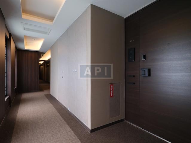  |  Interior photo 15