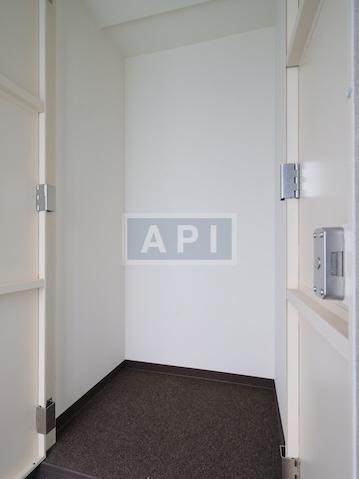  |  Interior photo 14