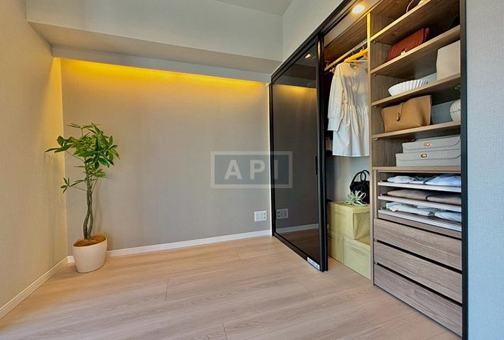  |  Interior photo 06