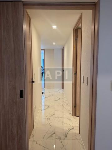  |  Interior photo 08