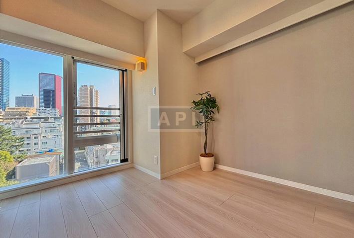  |  Interior photo 05