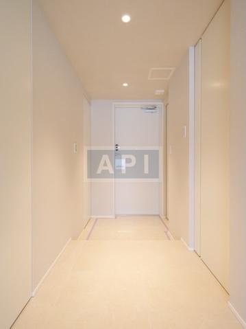  |  Interior photo 12