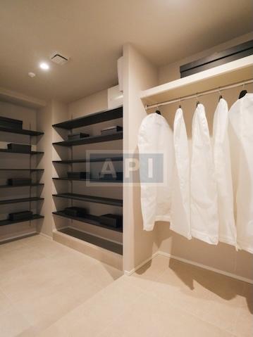  |  Interior photo 09