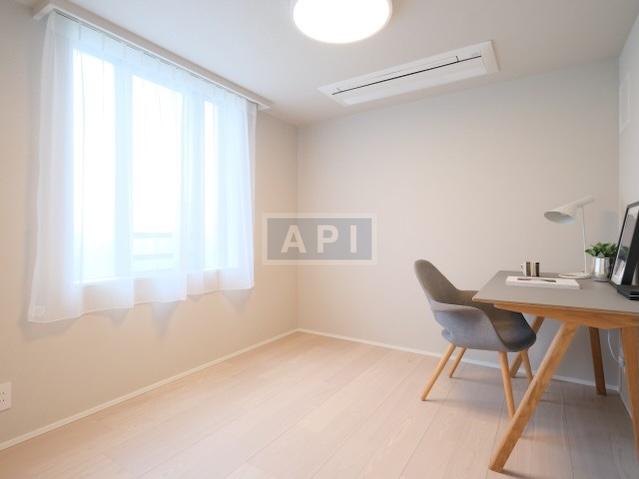  |  Interior photo 08