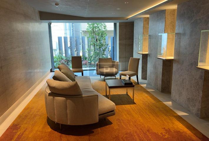  |  Exterior photo 03