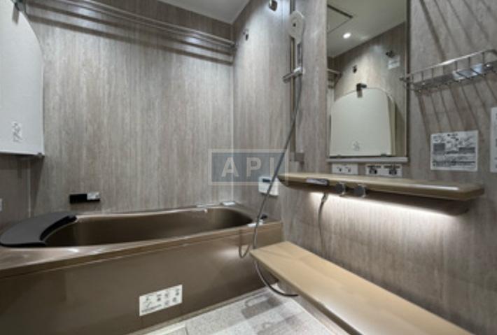 |  Interior photo 03