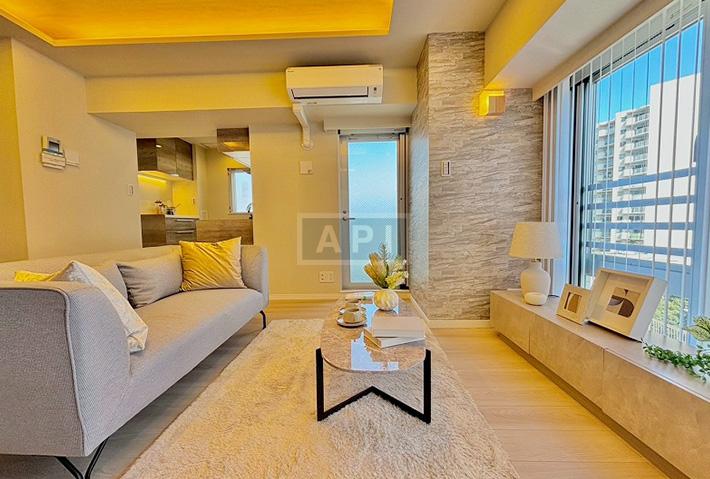  |  Interior photo 02