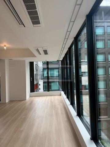  |  Interior photo 09