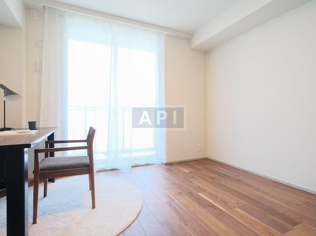  |  Interior photo 10
