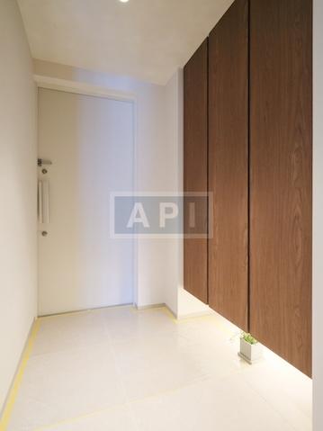  |  Interior photo 15
