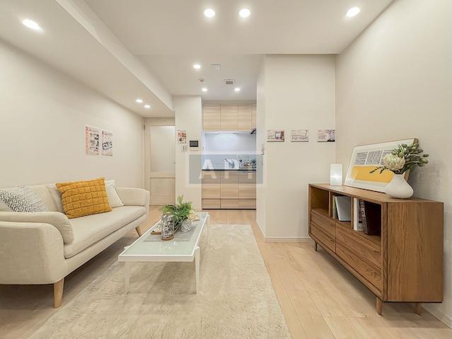  |  Interior photo 02