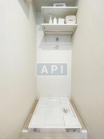  |  Interior photo 11