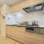  |  Interior photo 04