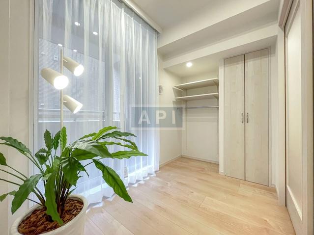  |  Interior photo 05
