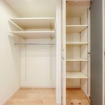  |  Interior photo 10