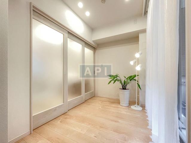  |  Interior photo 08