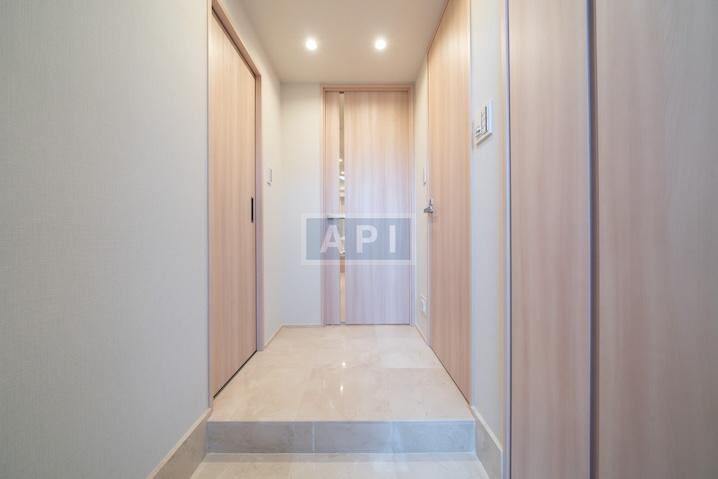  |  Interior photo 11