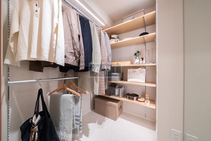  |  Interior photo 09