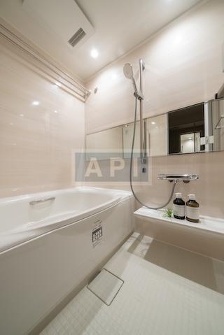  |  Interior photo 06