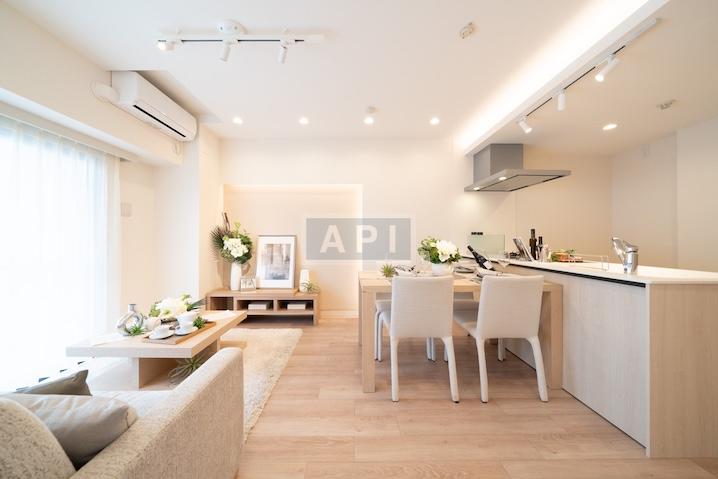  |  Interior photo 02