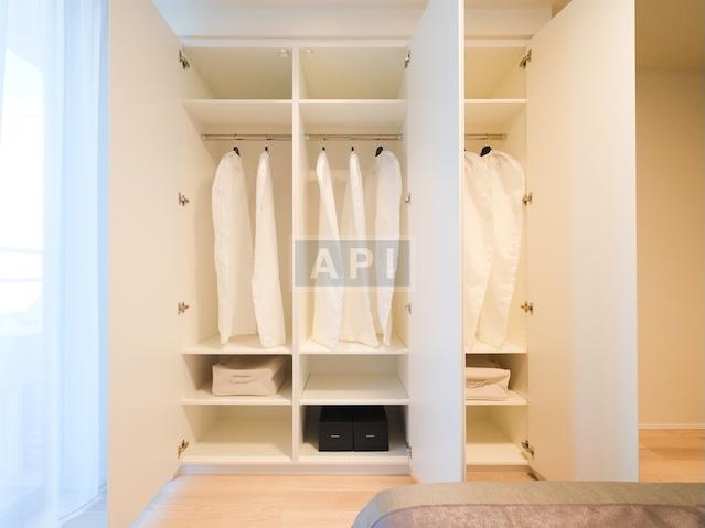  |  Interior photo 11