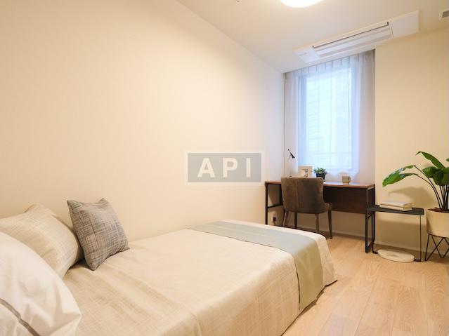  |  Interior photo 12