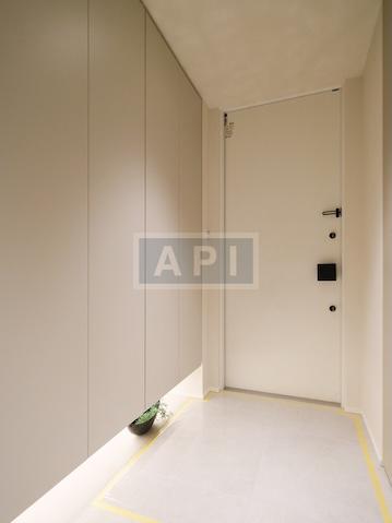  |  Interior photo 15