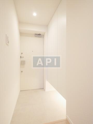  |  Interior photo 16