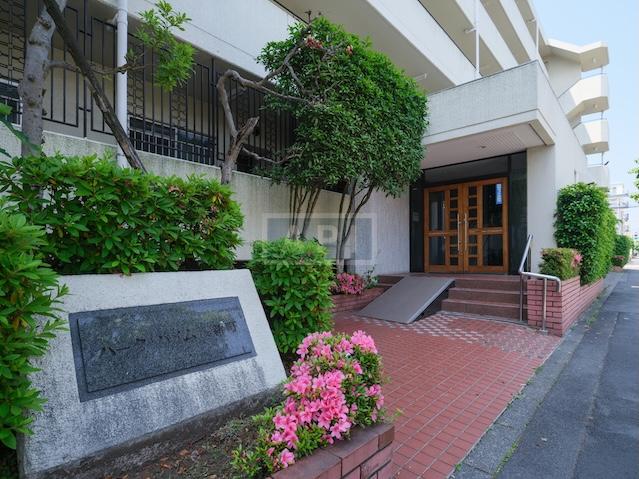  |  Exterior photo 02