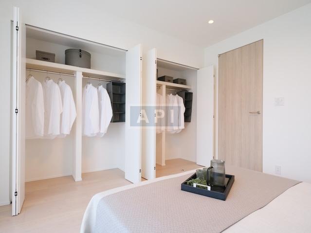  |  Interior photo 11
