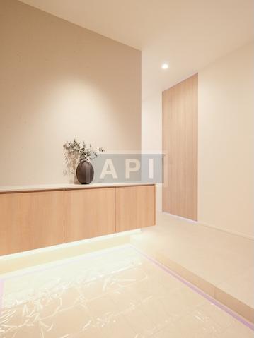  |  Interior photo 15