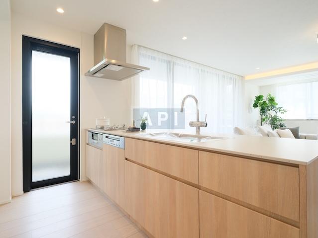  |  Interior photo 05