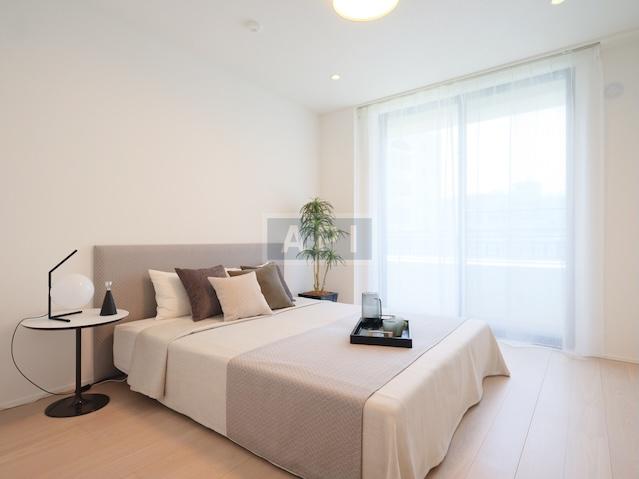  |  Interior photo 10