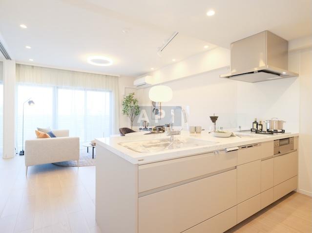  |  Interior photo 06