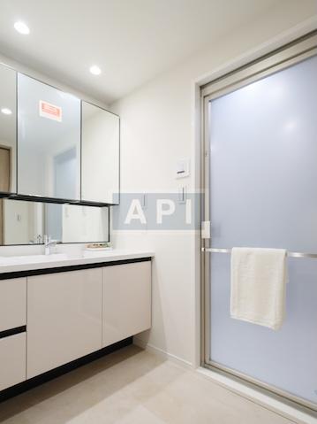  |  Interior photo 08