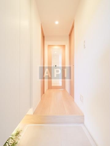 |  Interior photo 13