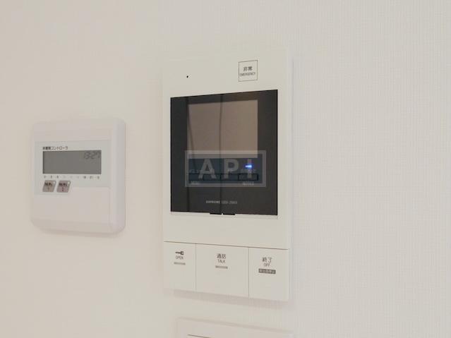  |  Interior photo 12