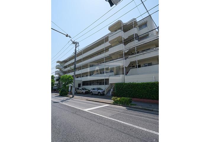  |  Exterior photo 01