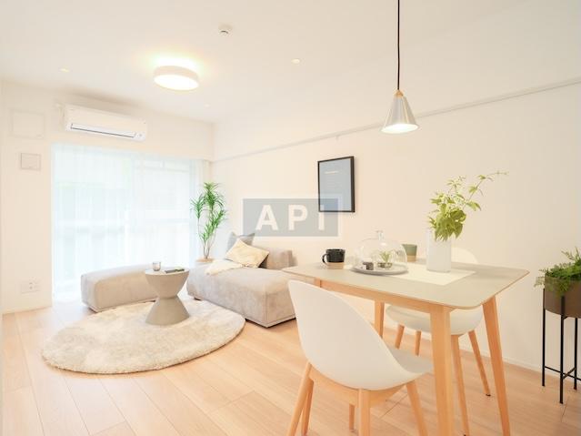  |  Interior photo 02