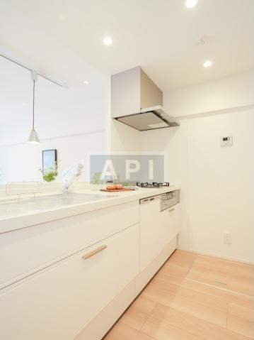  |  Interior photo 04