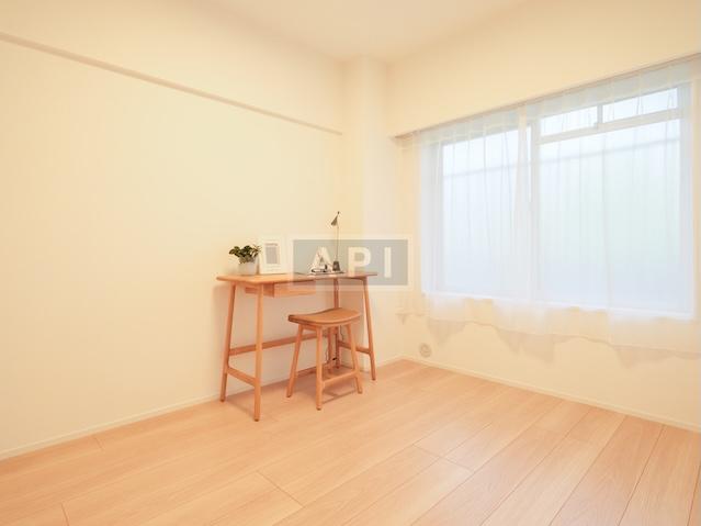  |  Interior photo 09
