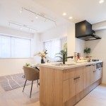  |  Interior photo 04