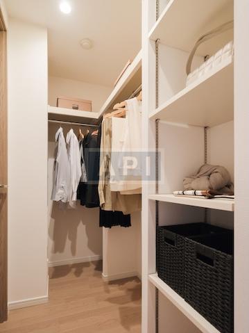  |  Interior photo 09