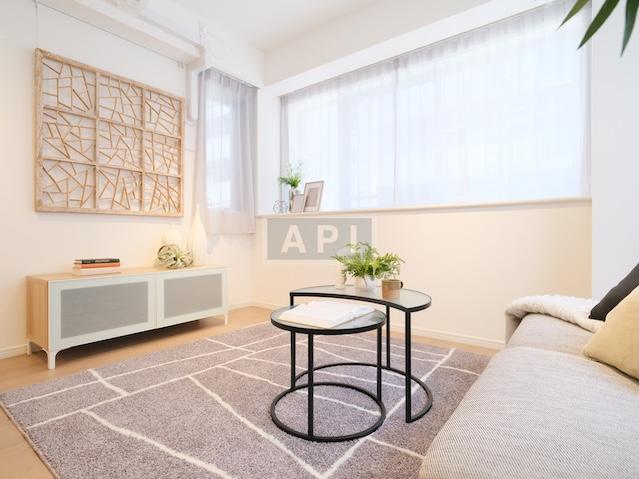  |  Interior photo 02