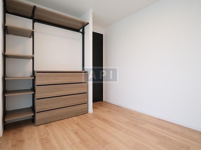  |  Interior photo 09