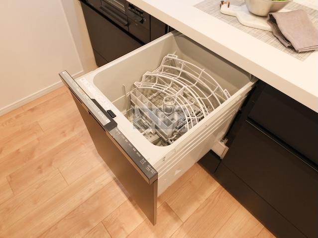  |  Interior photo 05