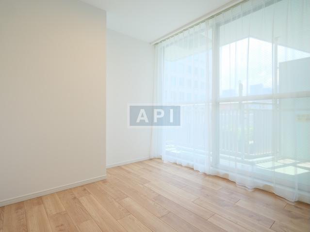  |  Interior photo 10