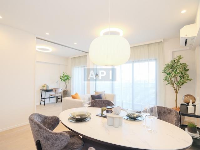  |  Interior photo 05