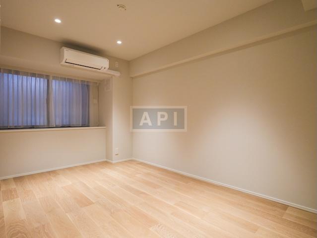  |  Interior photo 15
